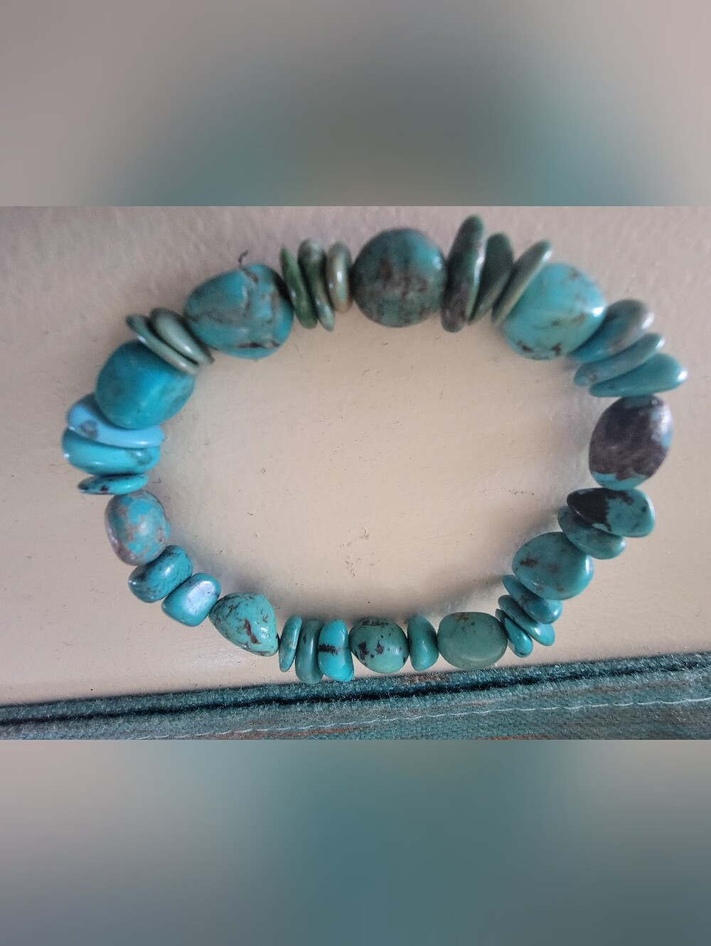 Navajo Kingman Turquoise  Nugget  Beaded Stretch Bracelet